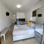 Angela 3*