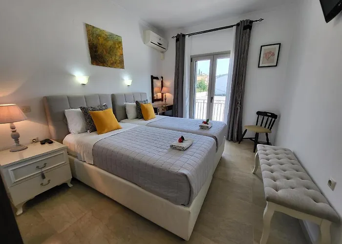 Angela 3* Kassiopi