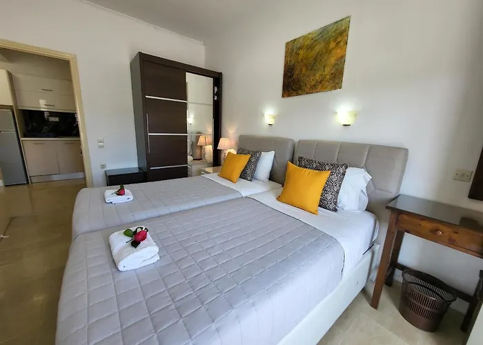 Angela Hotel 3*