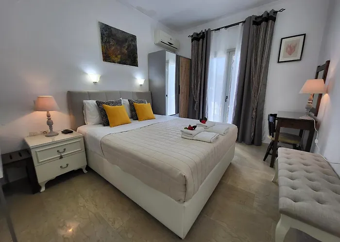 Angela 3* Kassiopi